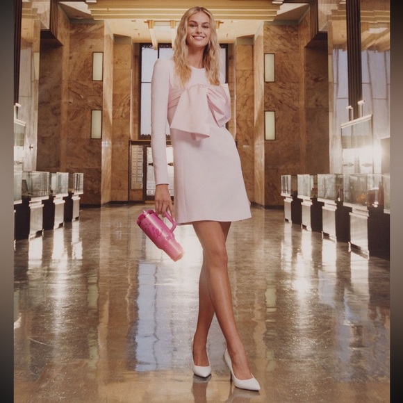 🎉LAST CHANCE🎉Limited Edition Stanley BARBIE™ ICON
40 OZ QUENCHER - Picture 9 of 16